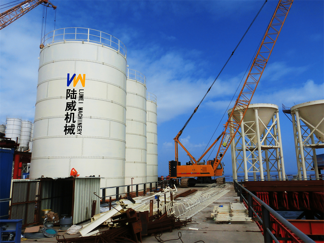 In 2015, Luwei provided 500T and 1000T silos for the construction of the Fuzhou-Pingtan Railway Road-rail Bridge.